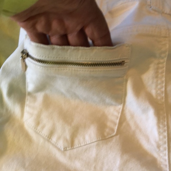 Chico’s Black Label white jeans/gold zippers on pockets in back/front size .05 - Picture 8 of 15